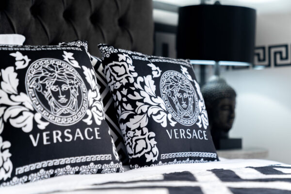 MAEVELA-Versace-Apartment-Birmingham-City-Centre-36
