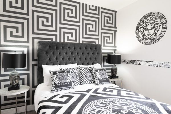 MAEVELA-Versace-Apartment-Birmingham-City-Centre-6