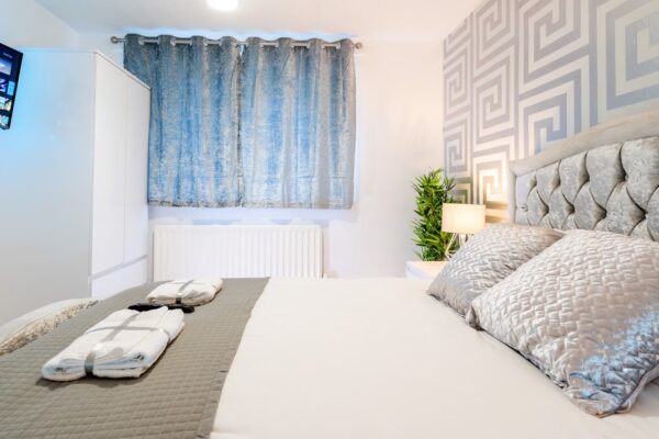 Grey Luxury City Centre Apartment in Birmingham City Centre - 22