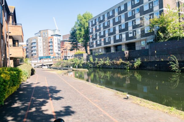 Grey Luxury City Centre Apartment in Birmingham City Centre - 77
