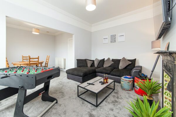 Luxurious Large 3 Bedroom House in Newcastle - 102