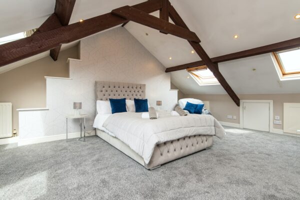 Luxurious Large 3 Bedroom House in Newcastle - 84