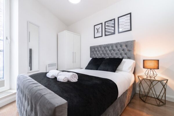 Modern Luxury 2 Bedroom Apartment - City Centre - MAEVELA - 12