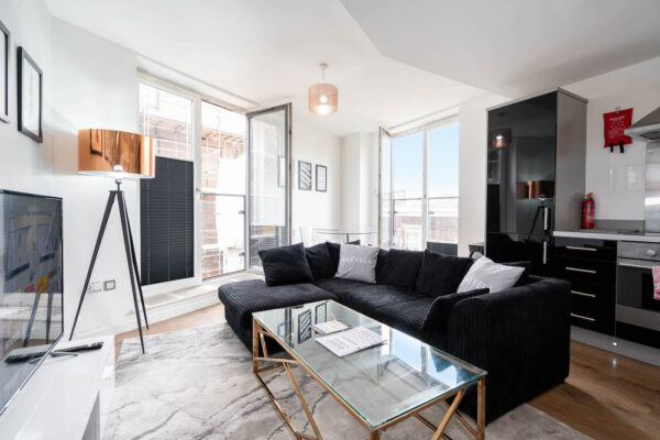 Birmingham City Centre Luxury 2 Bed WITH PARKING - Chinatown - Serviced Apartment - MAEVELA - 3