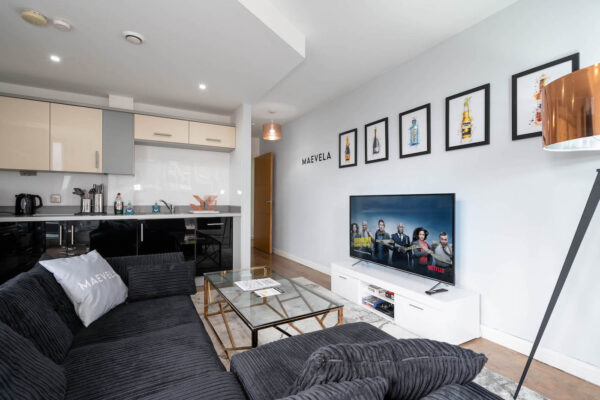 Birmingham City Centre Luxury 2 Bed WITH PARKING - Chinatown - Serviced Apartment - MAEVELA - 5