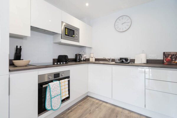 NEW BUILD ★ Snug Modern 2 Bed Apartment With Juliet Balcony - 15