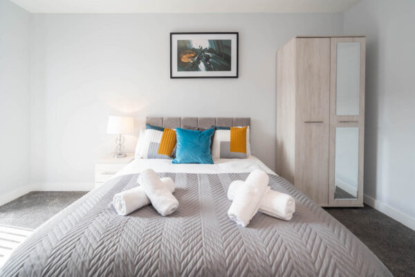NEW BUILD ★ Snug Modern 2 Bed Apartment With Juliet Balcony - 2