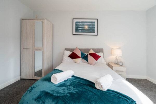 NEW BUILD ★ Snug Modern 2 Bed Apartment With Juliet Balcony - 5