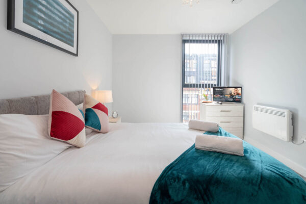 NEW BUILD ★ Snug Modern 2 Bed Apartment With Juliet Balcony - 7