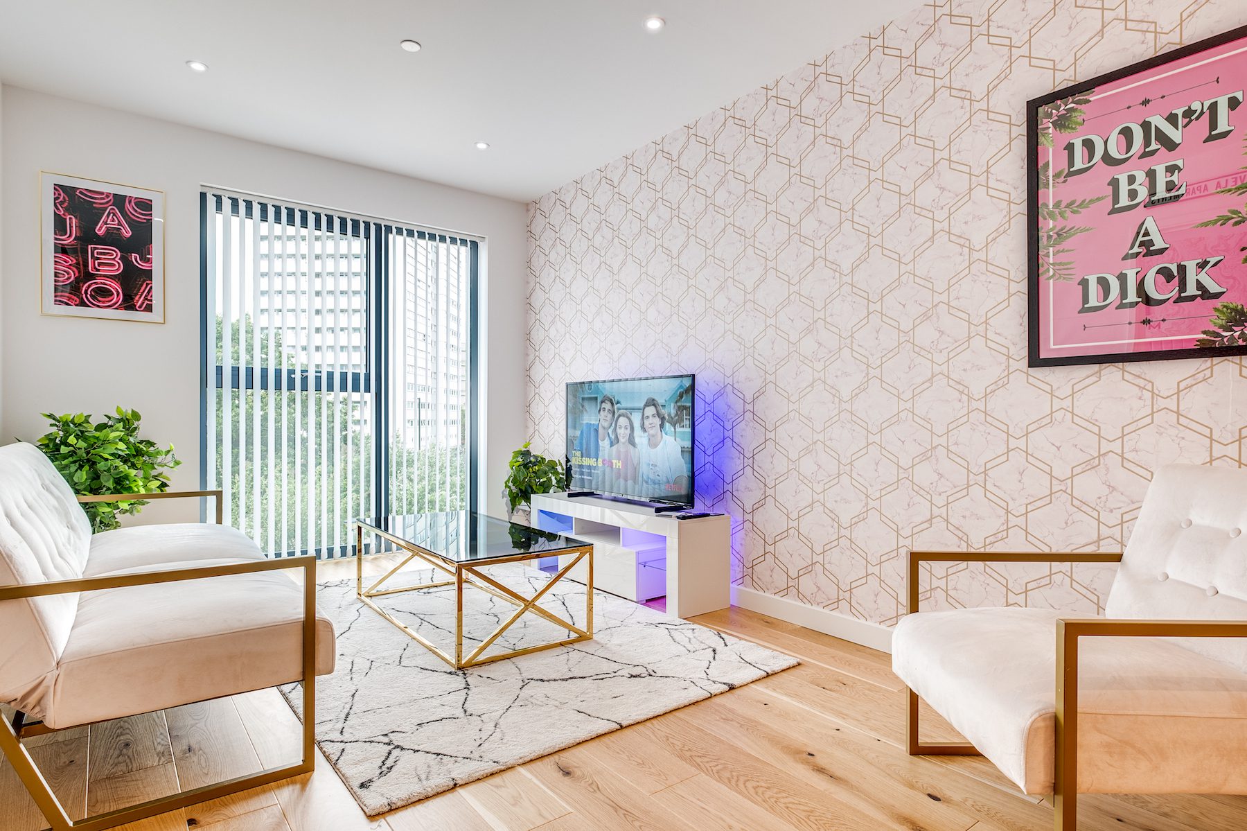 Pink Apartment Birmingham - MAEVELA® 10