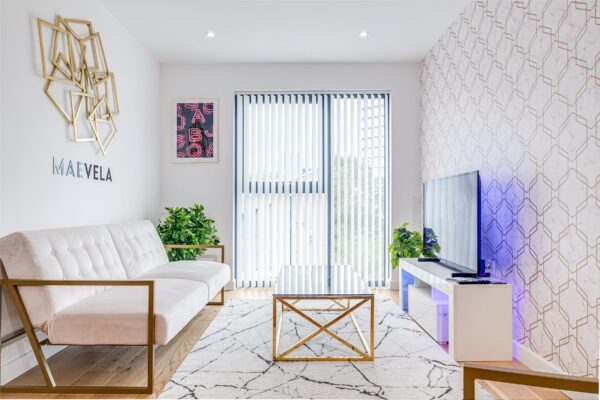 Pink Apartment Birmingham - MAEVELA® 11