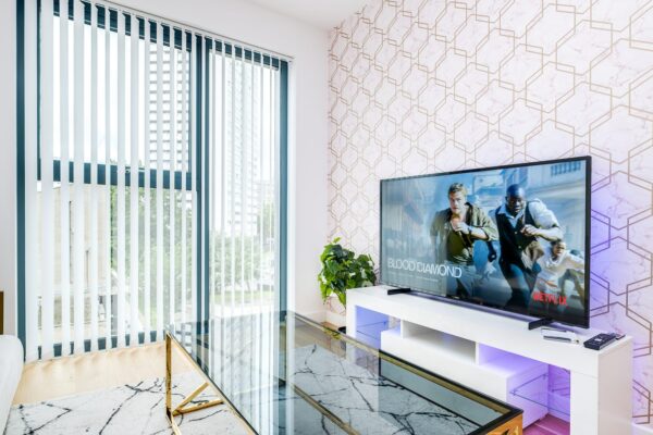 Pink Apartment Birmingham - MAEVELA® 14