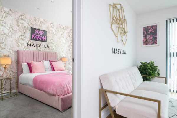 Pink Apartment Birmingham - MAEVELA® 19