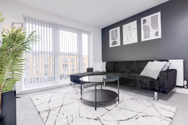 MAEVELA - Luxurious 2 Bedroom Apt - L Shape Sofa - BIRMINGHAM - 02 ACADEMY - 8