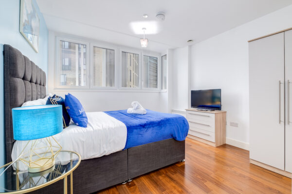 Quiet City Centre 1 Bed Apt:L Shape Sofa - Broad St - 1