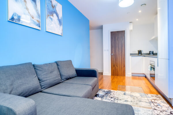 Quiet City Centre 1 Bed Apt:L Shape Sofa - Broad St - 16