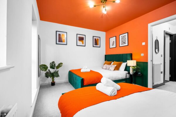MAEVELA - Manchester Stylish 2 Bed House - Sleeps 9 - Salford - Parking - 37