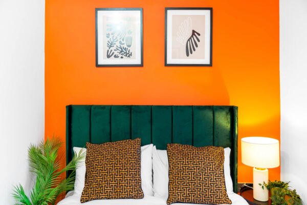 MAEVELA - Manchester Stylish 2 Bed House - Sleeps 9 - Salford - Parking - 47