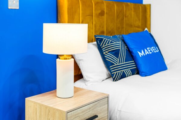 MAEVELA - Manchester Stylish 2 Bed House - Sleeps 9 - Salford - Parking - 68